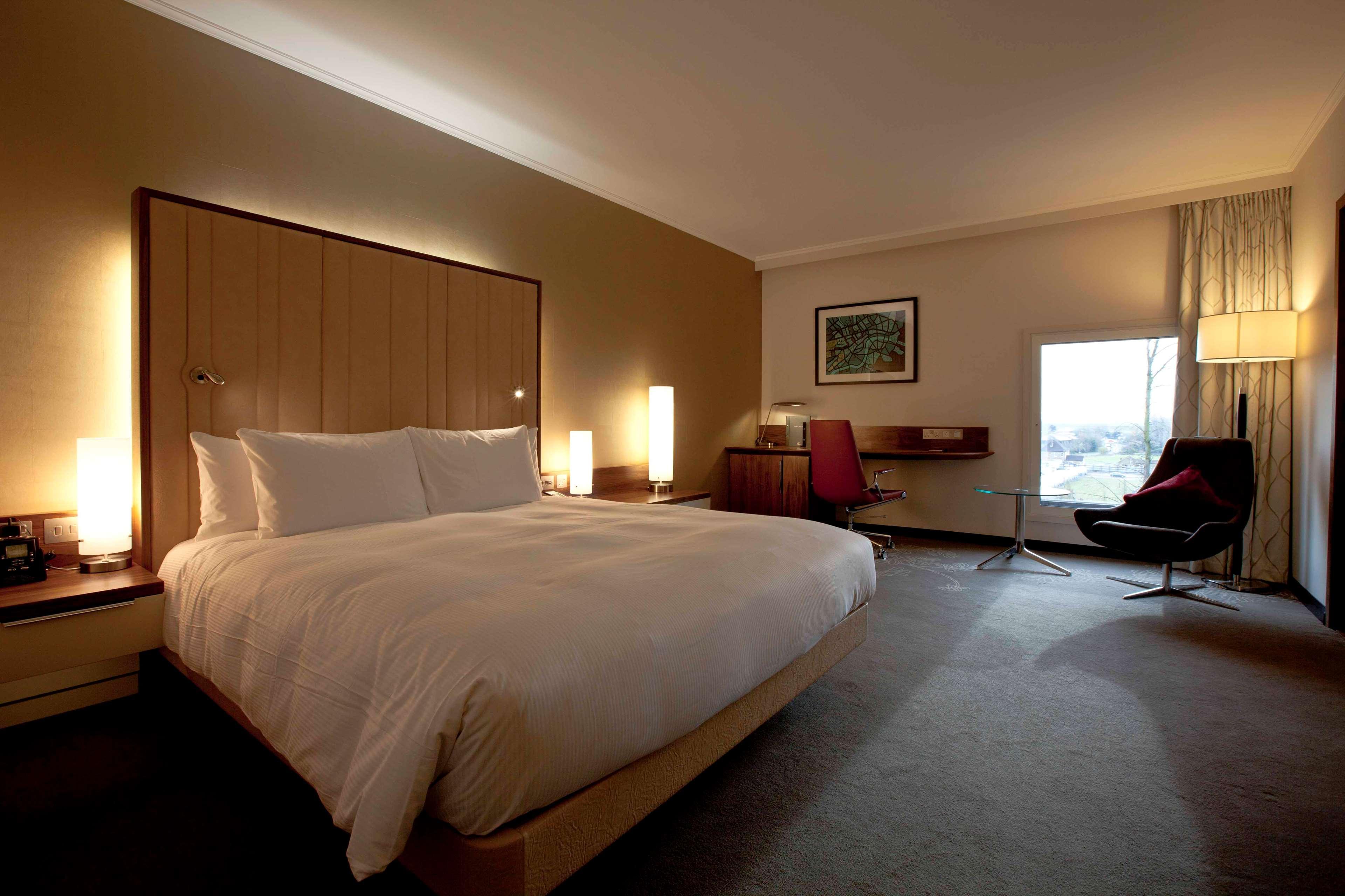 Hilton London Heathrow Airport Terminal 5 Hotel Hillingdon Room photo