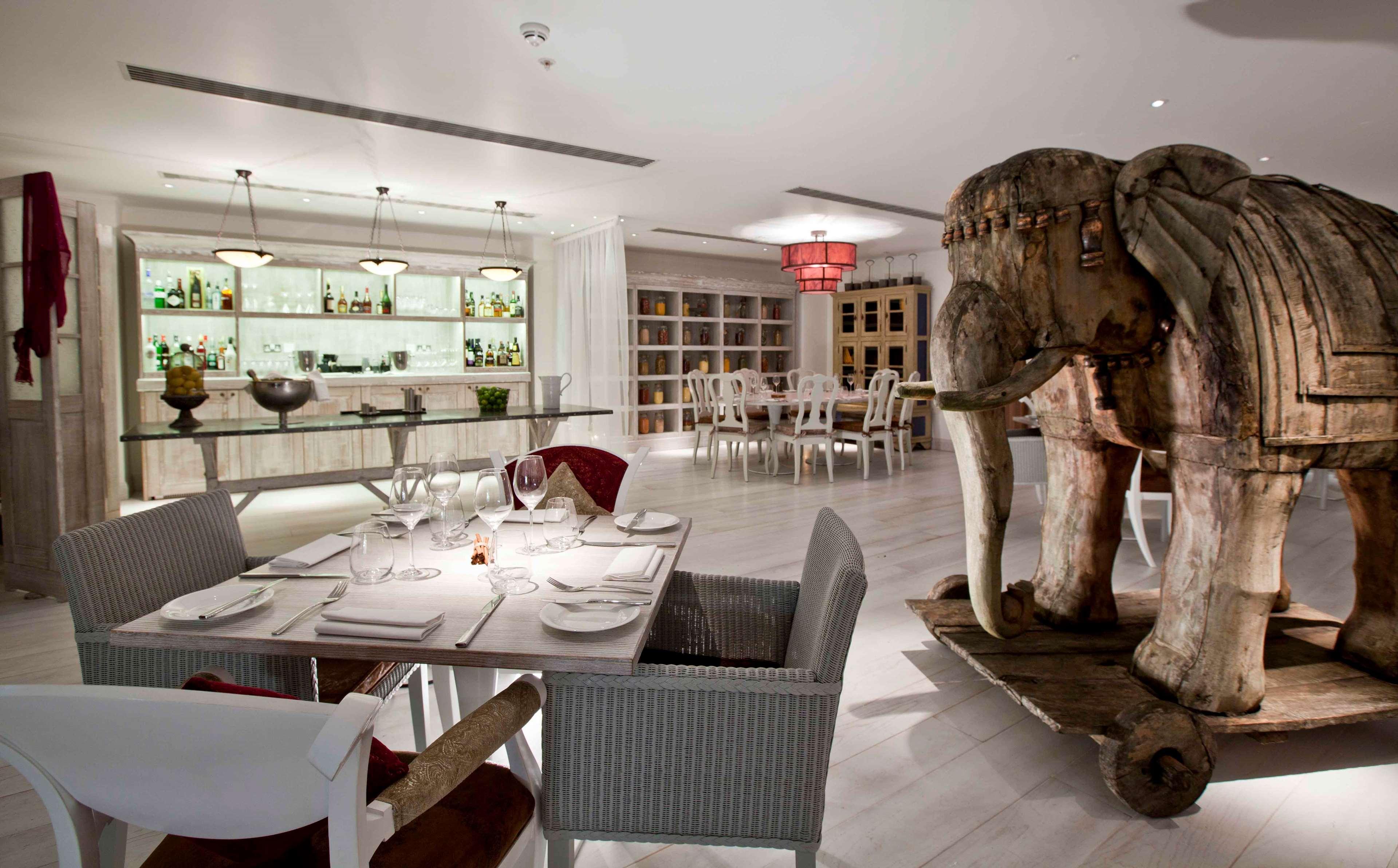 Hilton London Heathrow Airport Terminal 5 Hotel Hillingdon Restaurant photo