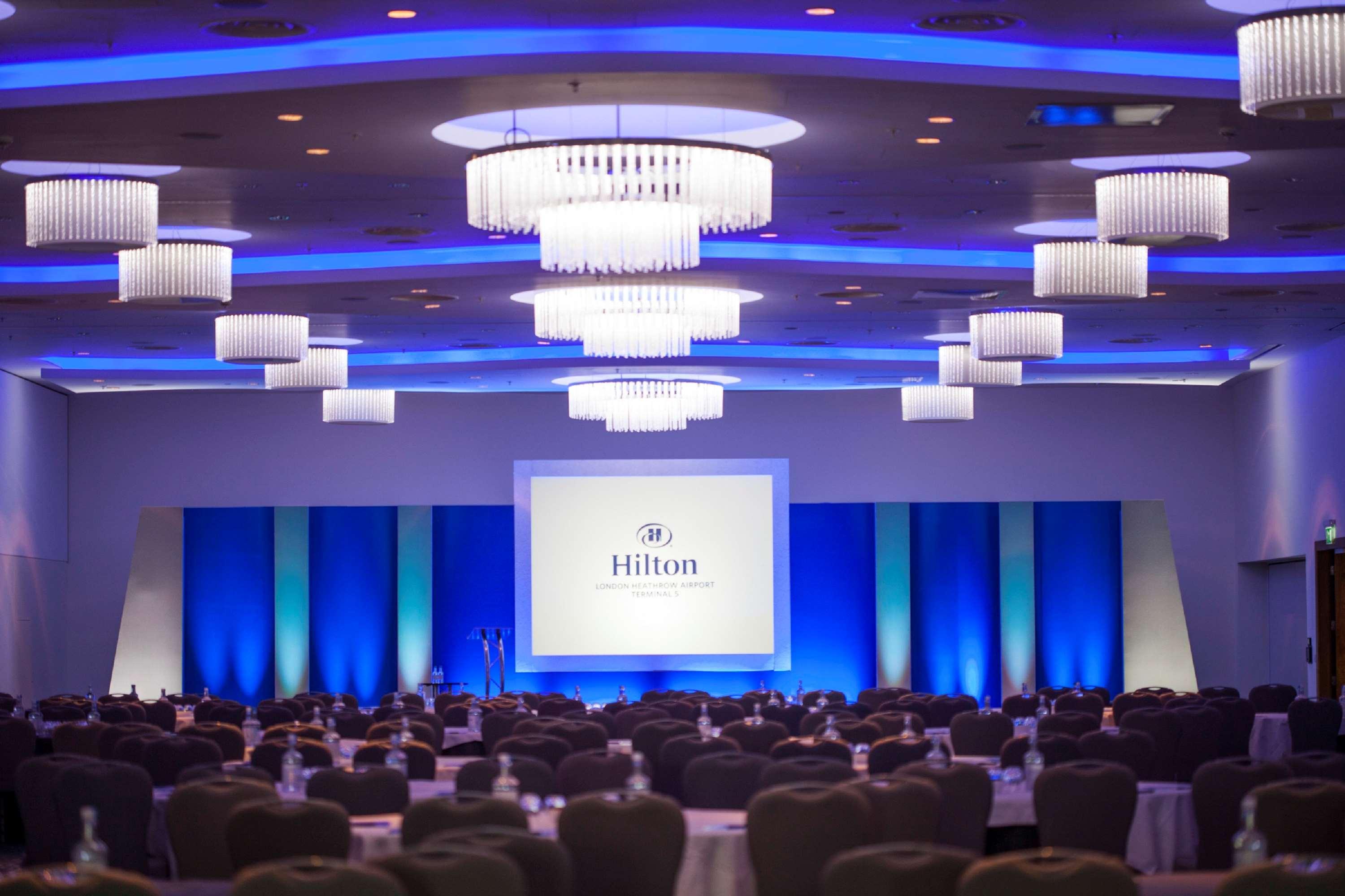 Hilton London Heathrow Airport Terminal 5 Hotel Hillingdon Exterior photo