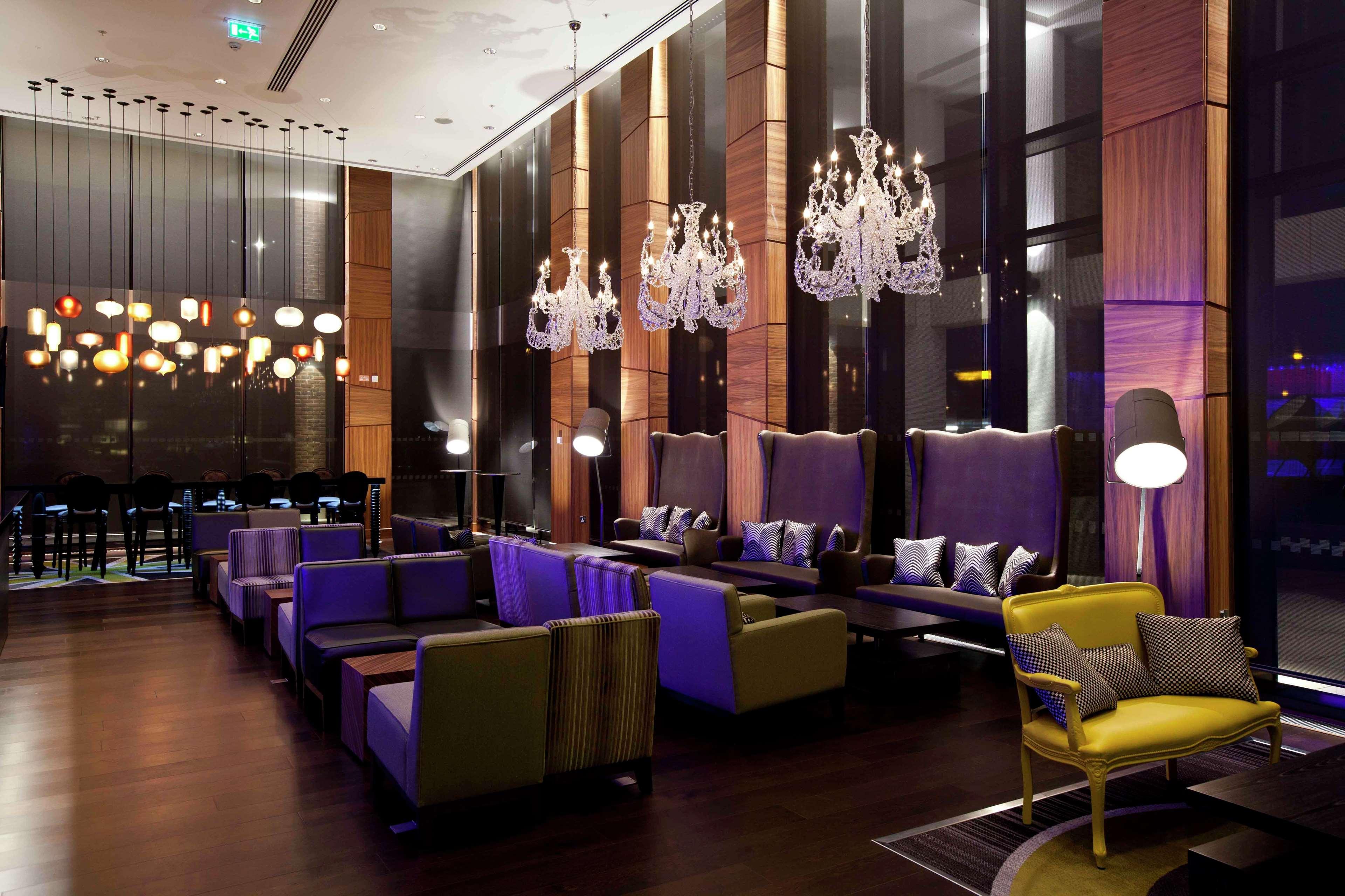 Hilton London Heathrow Airport Terminal 5 Hotel Hillingdon Exterior photo