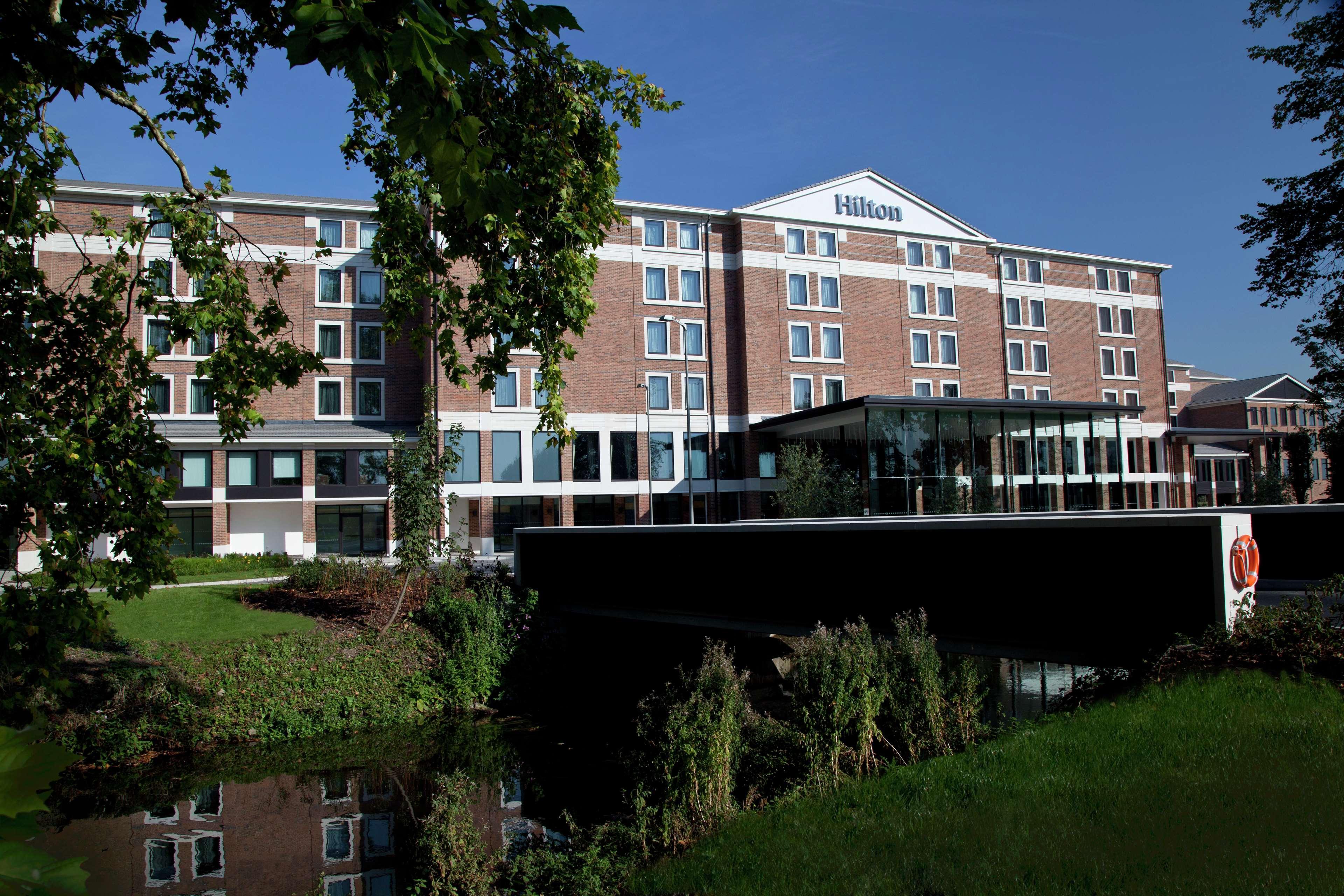 Hilton London Heathrow Airport Terminal 5 Hotel Hillingdon Exterior photo