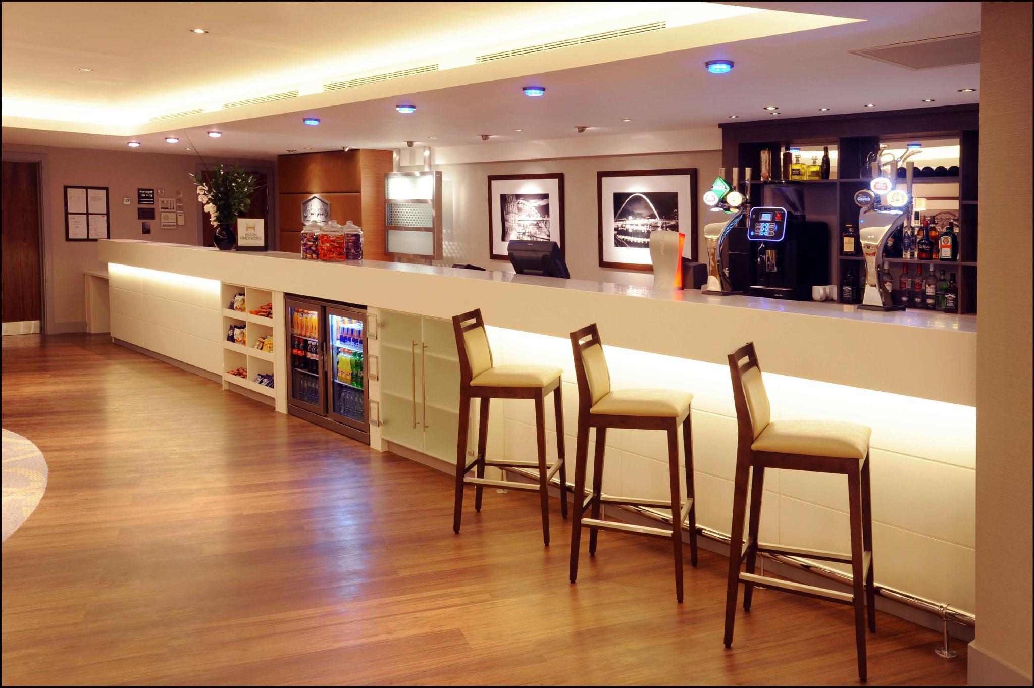 Hilton London Heathrow Airport Terminal 5 Hotel Hillingdon Exterior photo