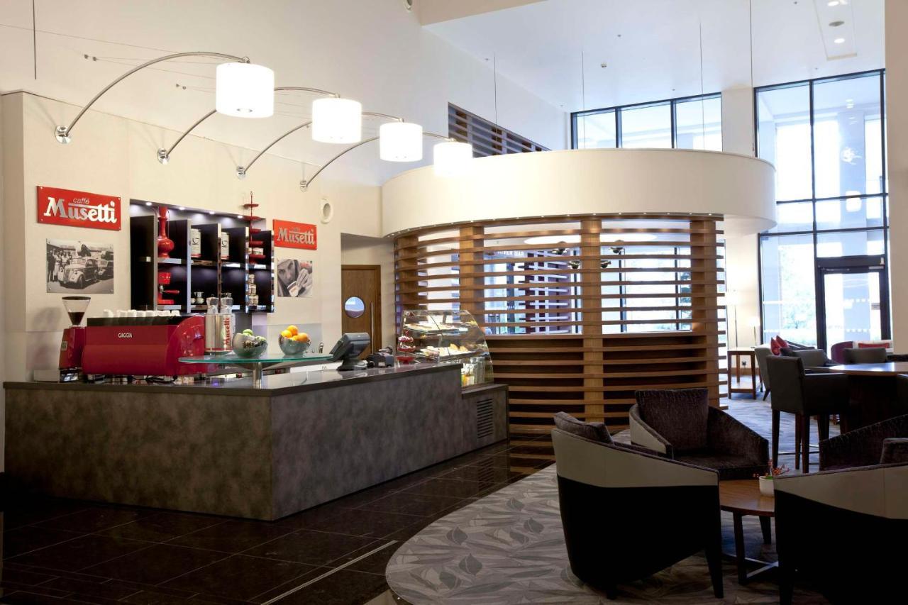 Hilton London Heathrow Airport Terminal 5 Hotel Hillingdon Exterior photo