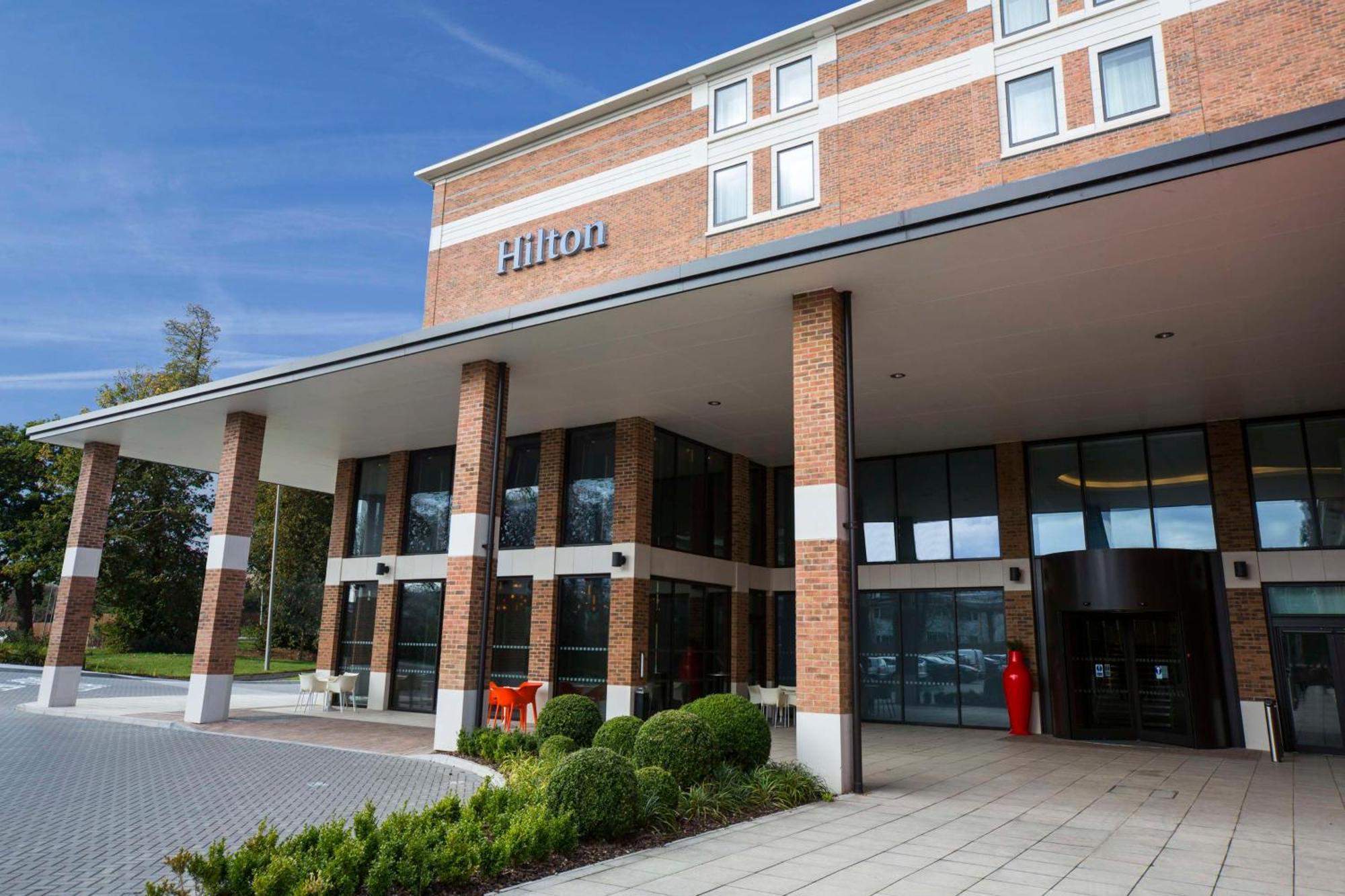 Hilton London Heathrow Airport Terminal 5 Hotel Hillingdon Exterior photo