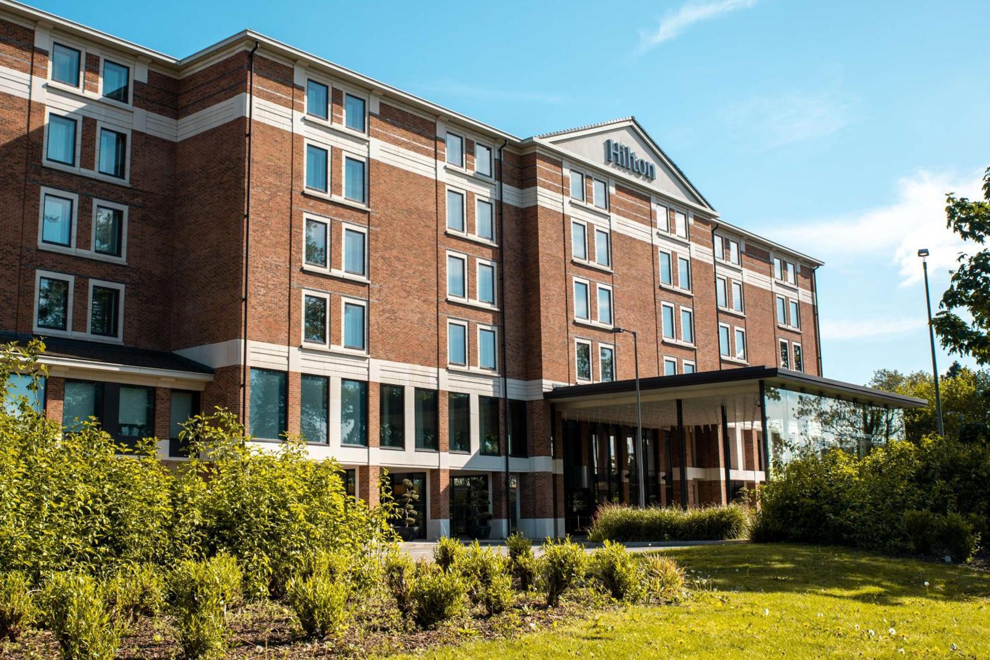 Hilton London Heathrow Airport Terminal 5 Hotel Hillingdon Exterior photo